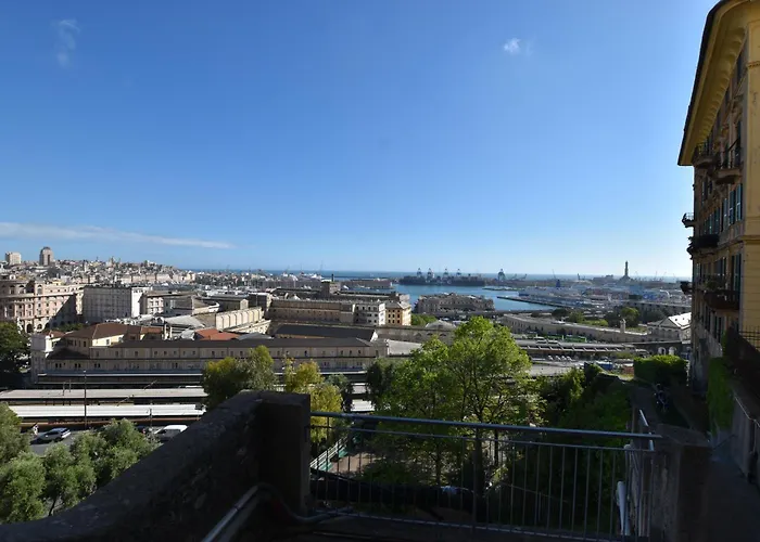 아파트 La Casa Sulla Mattonata Accogliente Su Tipica Creuza Genovese Con Splendida Vista E A Pochi Passi Dalla Stazione Principe
