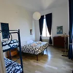 La Casa Sulla Mattonata Accogliente Sulla Tipica Creuza Genovese Con Bella Vista E A Due Passi Dalla Stazione Principe Genova