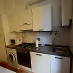 La Casa Sulla Mattonata Accogliente Sulla Tipica Creuza Genovese Con Bella Vista E A Due Passi Dalla Stazione Principe