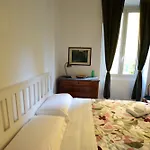 La Casa Sulla Mattonata Accogliente Sulla Tipica Creuza Genovese Con Bella Vista E A Due Passi Dalla Stazione Principe Appartamento *