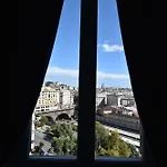 La Casa Sulla Mattonata Accogliente Sulla Tipica Creuza Genovese Con Bella Vista E A Due Passi Dalla Stazione Principe Appartamento *