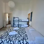 La Casa Sulla Mattonata Accogliente Sulla Tipica Creuza Genovese Con Bella Vista E A Due Passi Dalla Stazione Principe Appartamento