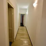 La Casa Sulla Mattonata Accogliente Sulla Tipica Creuza Genovese Con Bella Vista E A Due Passi Dalla Stazione Principe Appartamento