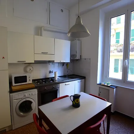 La Casa Sulla Mattonata Accogliente Su Tipica Creuza Genovese Con Splendida Vista E A Pochi Passi Dalla Stazione Principe * Genua