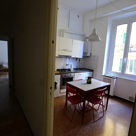 La Casa Sulla Mattonata, Con Vista Vicino Stazione Principe Genoa