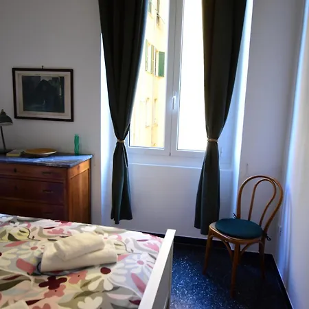 アパート La Casa Sulla Mattonata Accogliente Su Tipica Creuza Genovese Con Splendida Vista E A Pochi Passi Dalla Stazione Principe ジェノヴァ