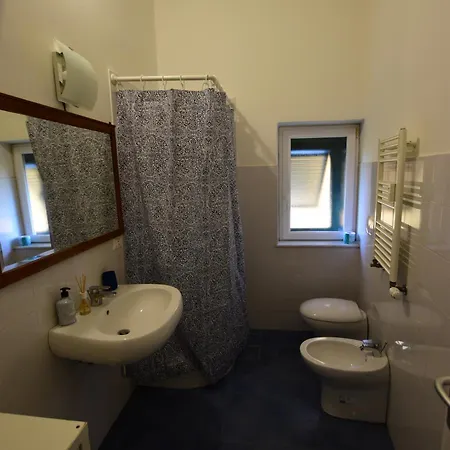 La Casa Sulla Mattonata Accogliente Su Tipica Creuza Genovese Con Splendida Vista E A Pochi Passi Dalla Stazione Principe ジェノヴァ