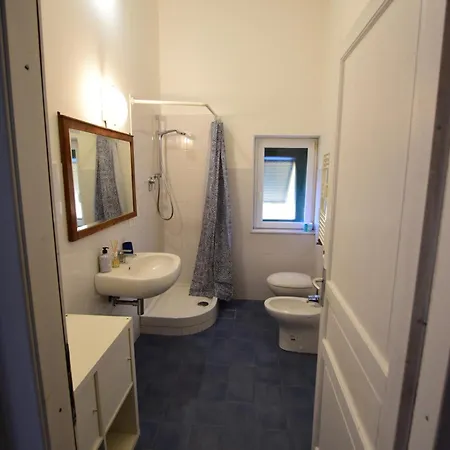 La Casa Sulla Mattonata Accogliente Sulla Tipica Creuza Genovese Con Bella Vista E A Due Passi Dalla Stazione Principe Lejlighed