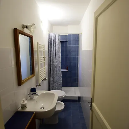La Casa Sulla Mattonata Accogliente Su Tipica Creuza Genovese Con Splendida Vista E A Pochi Passi Dalla Stazione Principe * Genua
