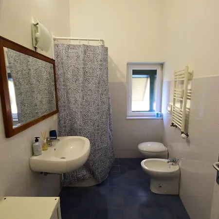 La Casa Sulla Mattonata Accogliente Sulla Tipica Creuza Genovese Con Bella Vista E A Due Passi Dalla Stazione Principe Lejlighed *