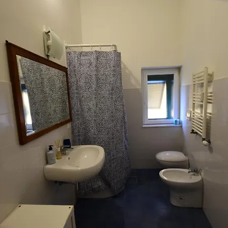 La Casa Sulla Mattonata Accogliente Sulla Tipica Creuza Genovese Con Bella Vista E A Due Passi Dalla Stazione Principe Lejlighed Genova