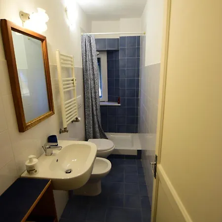 La Casa Sulla Mattonata Accogliente Su Tipica Creuza Genovese Con Splendida Vista E A Pochi Passi Dalla Stazione Principe Genua