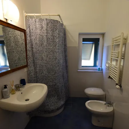 La Casa Sulla Mattonata Accogliente Su Tipica Creuza Genovese Con Splendida Vista E A Pochi Passi Dalla Stazione Principe アパート ジェノヴァ