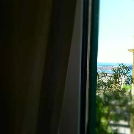 La Casa Sulla Mattonata Accogliente Su Tipica Creuza Genovese Con Splendida Vista E A Pochi Passi Dalla Stazione Principe * ジェノヴァ