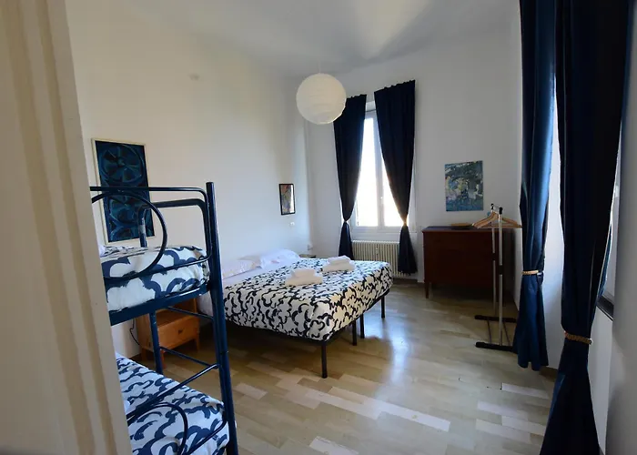 La Casa Sulla Mattonata Accogliente Su Tipica Creuza Genovese Con Splendida Vista E A Pochi Passi Dalla Stazione Principe جنوة