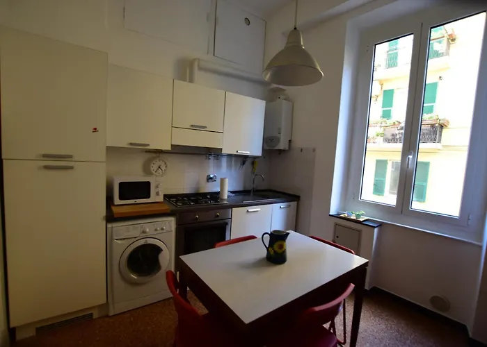 Διαμέρισμα La Casa Sulla Mattonata Accogliente Su Tipica Creuza Genovese Con Splendida Vista E A Pochi Passi Dalla Stazione Principe