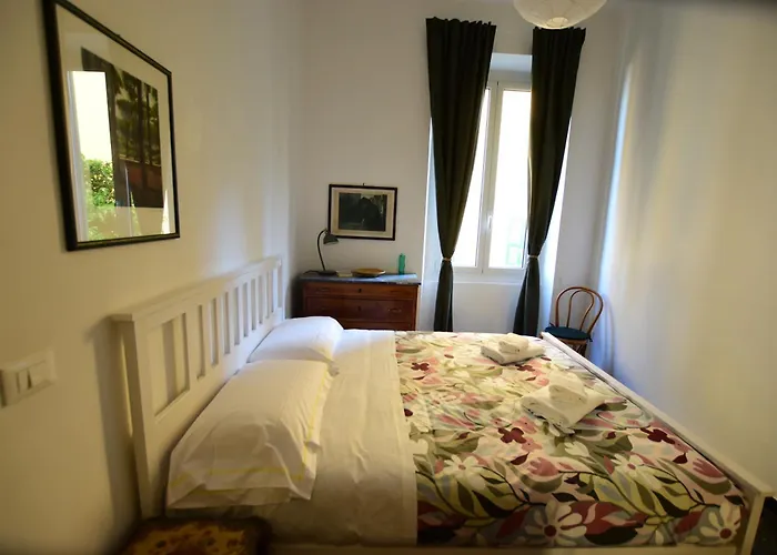 La Casa Sulla Mattonata Accogliente Su Tipica Creuza Genovese Con Splendida Vista E A Pochi Passi Dalla Stazione Principe * Γένοβα