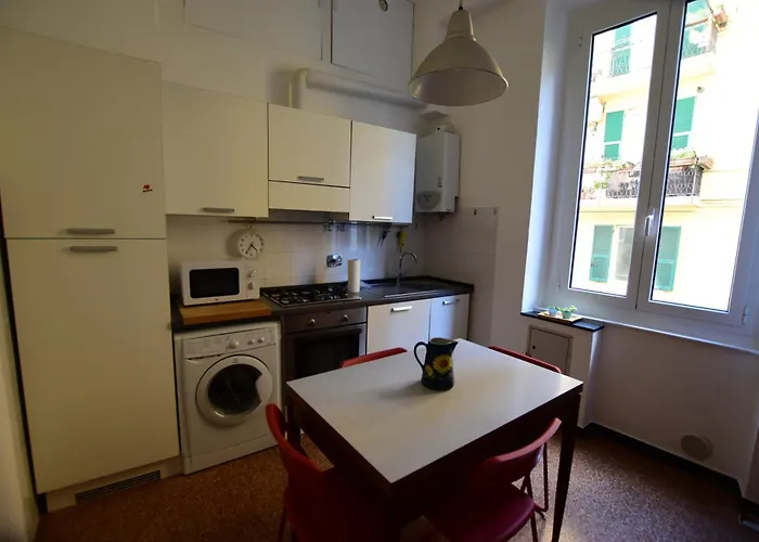 La Casa Sulla Mattonata Accogliente Su Tipica Creuza Genovese Con Splendida Vista E A Pochi Passi Dalla Stazione Principe Διαμέρισμα *