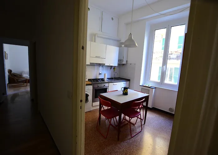 La Casa Sulla Mattonata Accogliente Su Tipica Creuza Genovese Con Splendida Vista E A Pochi Passi Dalla Stazione Principe Διαμέρισμα