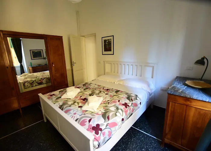 La Casa Sulla Mattonata Accogliente Su Tipica Creuza Genovese Con Splendida Vista E A Pochi Passi Dalla Stazione Principe Γένοβα
