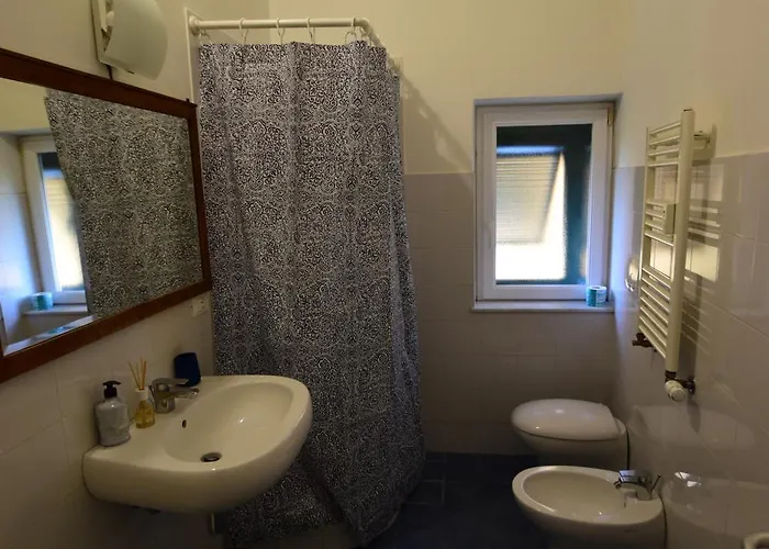 La Casa Sulla Mattonata Accogliente Su Tipica Creuza Genovese Con Splendida Vista E A Pochi Passi Dalla Stazione Principe Γένοβα