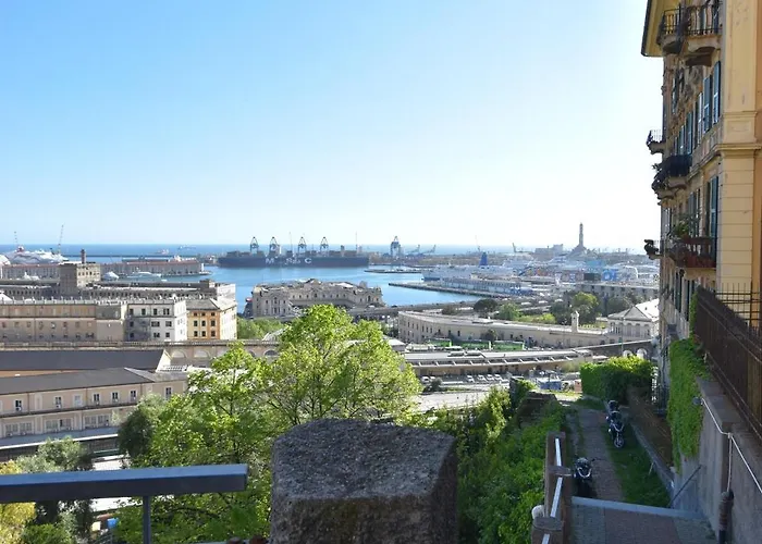 Διαμέρισμα La Casa Sulla Mattonata Accogliente Su Tipica Creuza Genovese Con Splendida Vista E A Pochi Passi Dalla Stazione Principe