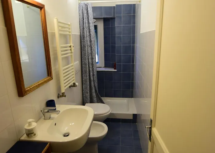 La Casa Sulla Mattonata Accogliente Su Tipica Creuza Genovese Con Splendida Vista E A Pochi Passi Dalla Stazione Principe Γένοβα