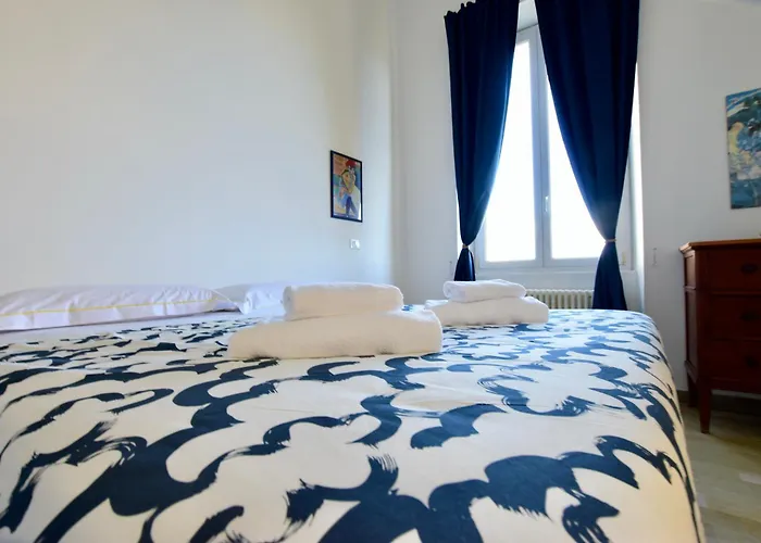 La Casa Sulla Mattonata Accogliente Su Tipica Creuza Genovese Con Splendida Vista E A Pochi Passi Dalla Stazione Principe Γένοβα