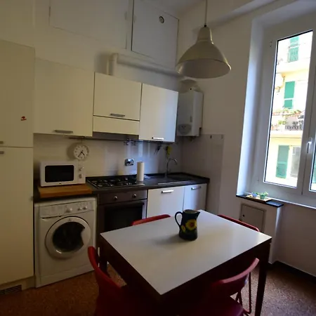 Apartment La Casa Sulla Mattonata Cozy On A Traditional Genoese Path, With A View And Close To Principe Station