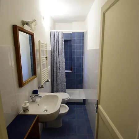 La Casa Sulla Mattonata Cozy On A Traditional Genoese Path, With A View And Close To Principe Station Apartment