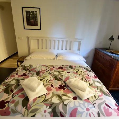 La Casa Sulla Mattonata Cozy On A Traditional Genoese Path, With A View And Close To Principe Station Apartment