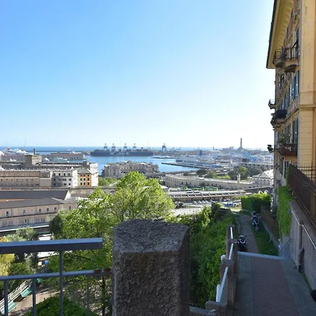 Apartment La Casa Sulla Mattonata Cozy On A Traditional Genoese Path, With A View And Close To Principe Station
