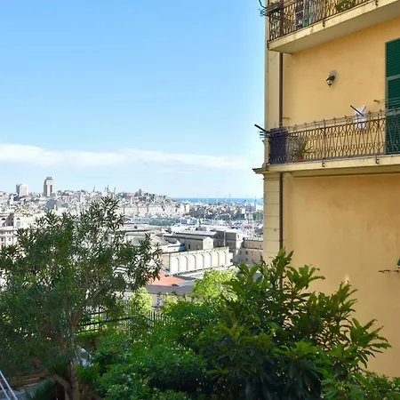 La Casa Sulla Mattonata Accogliente Appartamento Su Una Tipica Creuza Genovese Con Splendida Vista E A Pochi Passi Dalla Stazione Principe ジェノヴァ