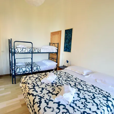 Apartment La Casa Sulla Mattonata Cozy On A Traditional Genoese Path, With A View And Close To Principe Station Genoa
