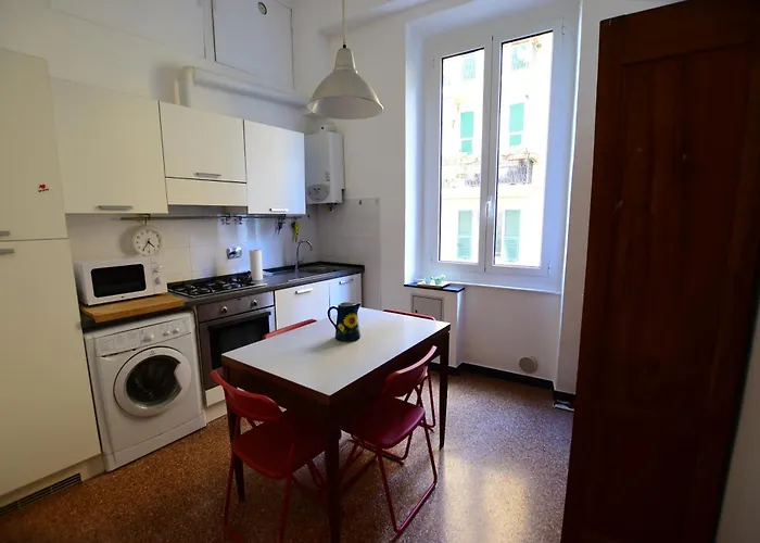 La Casa Sulla Mattonata Accogliente Su Tipica Creuza Genovese Con Splendida Vista E A Pochi Passi Dalla Stazione Principe * Genua