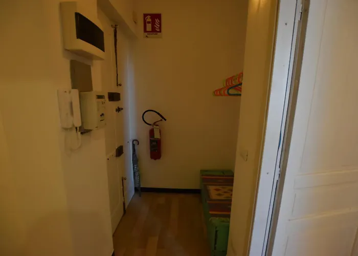 Apartment La Casa Sulla Mattonata Accogliente Su Tipica Creuza Genovese Con Splendida Vista E A Pochi Passi Dalla Stazione Principe *