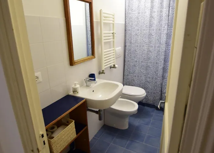 Apartment La Casa Sulla Mattonata Accogliente Su Tipica Creuza Genovese Con Splendida Vista E A Pochi Passi Dalla Stazione Principe