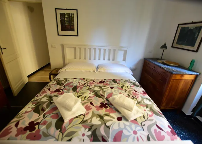La Casa Sulla Mattonata Accogliente Su Tipica Creuza Genovese Con Splendida Vista E A Pochi Passi Dalla Stazione Principe Apartment